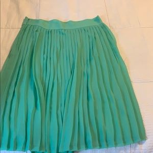 Chiffon sea foam skirt by American Apparel